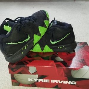 Kyrie 4 "Halloween" size 7 shoe
